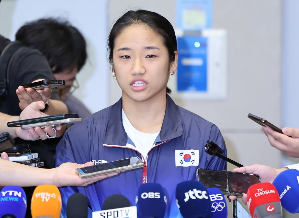 张志磊最新比赛出炉，对手卡巴耶尔25战全胜就没输过，谁...