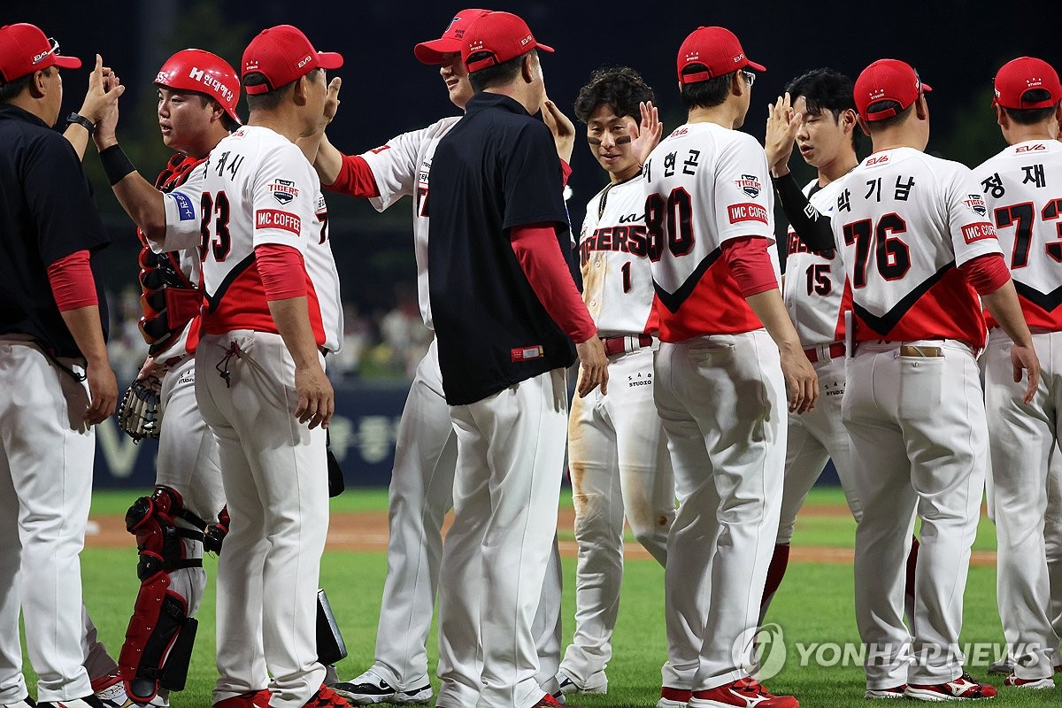 尽力了！国王三人20+仍输球 福克斯28+10&小萨29+12+10