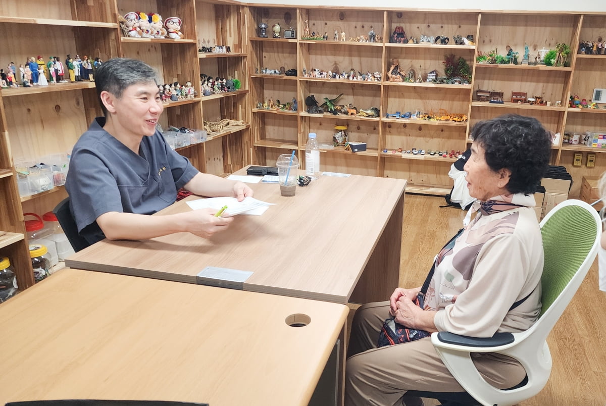无人可挡！哈兰德单刀挑射破门 上演英超连场帽子戏法