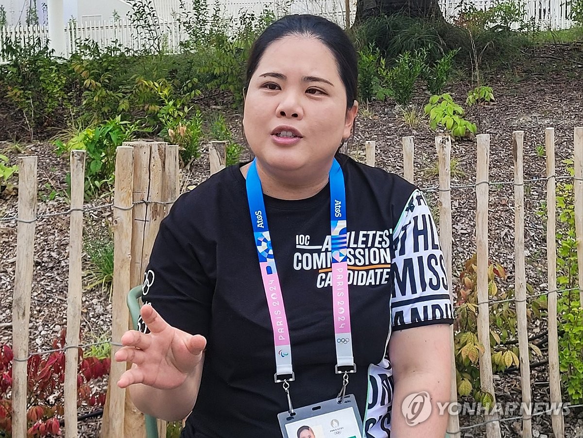 郑智建议换下体能消耗大的拜合拉木 伊万反问：为什么换他？