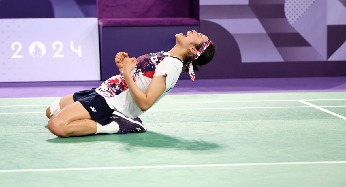 官宣！张宁一肘将白昊天打出颈椎错位+脑震荡，这也太猛了！