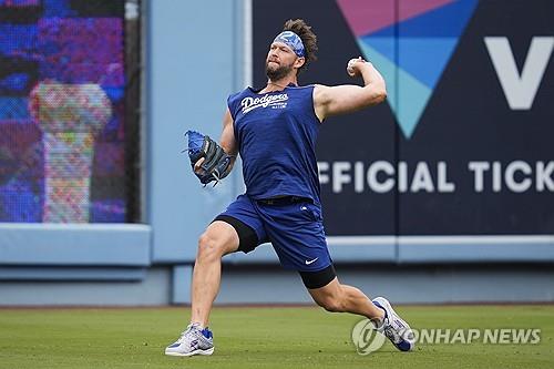 近10年五大联赛球员连场进球排行：莱万前二，C罗列第三、四